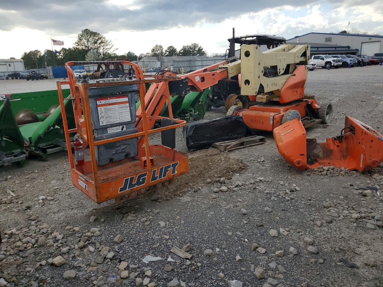 2010 JLG E400AJP Boom Lift
