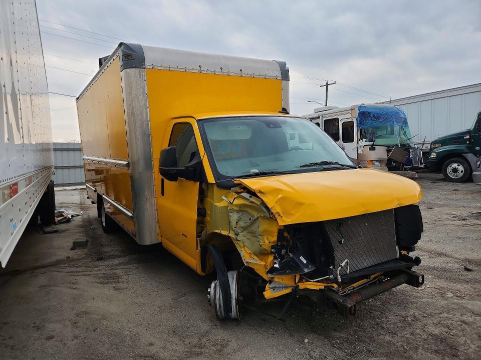 2022 GMC Savana BOX Truck