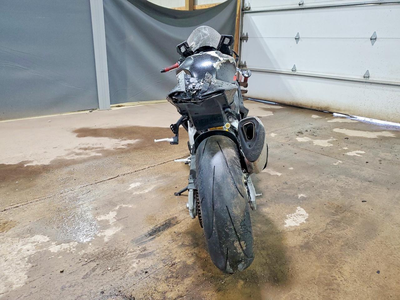 2024 Aprilia RSV4 1100