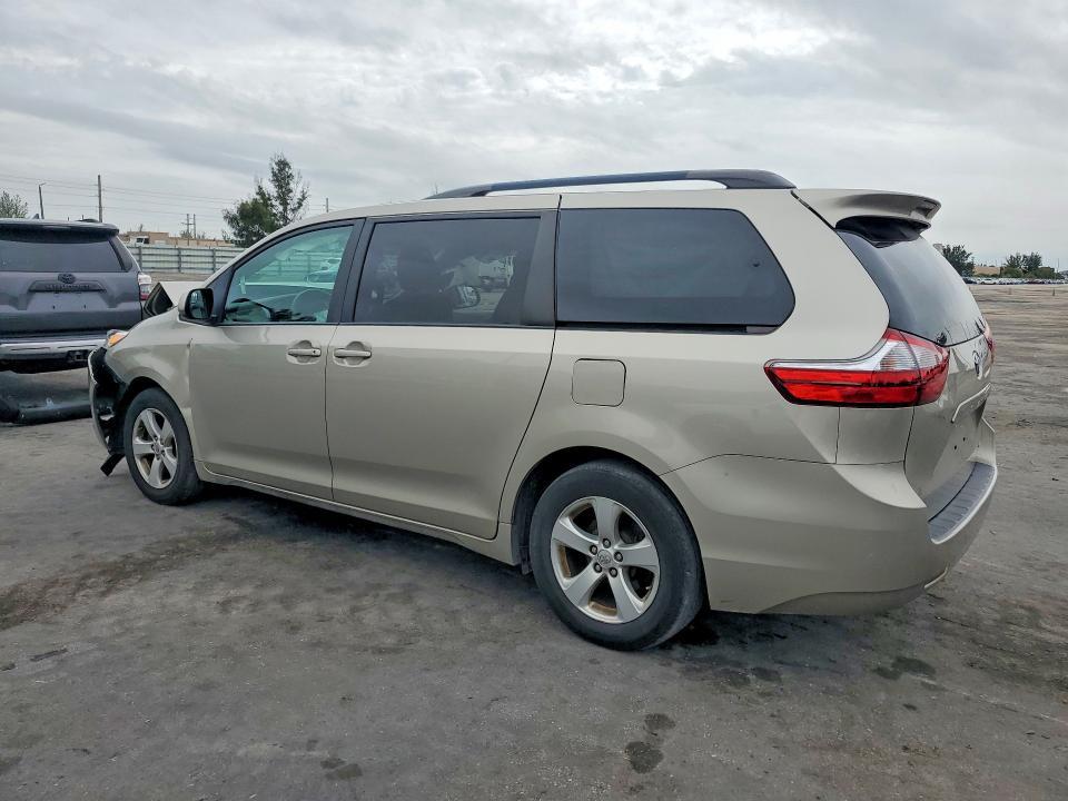 2016 Toyota Sienna le 8-passenger