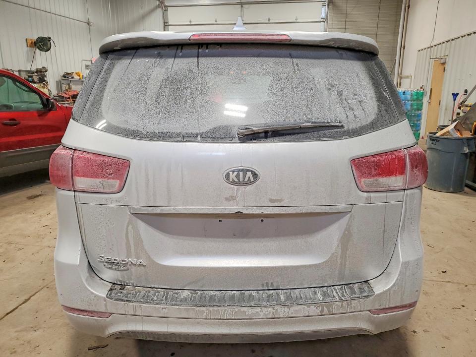 2015 KIA Sedona l