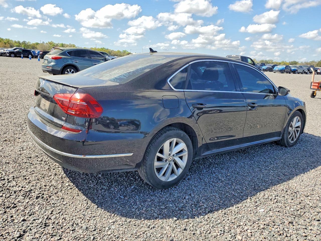 2018 Volkswagen Passat se