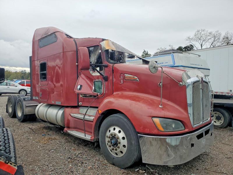 2010 Kenworth T660 Semi Truck