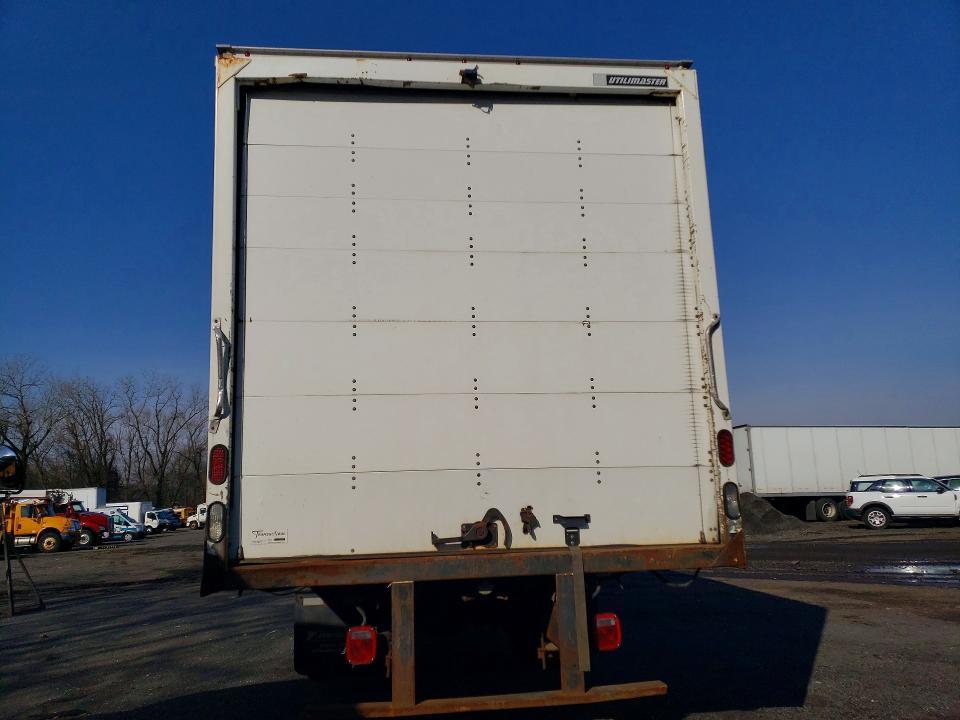 2016 Ford F650 Super Duty BOX Truck