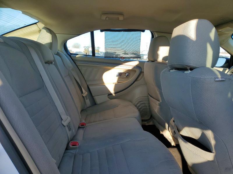 2015 Ford Taurus se