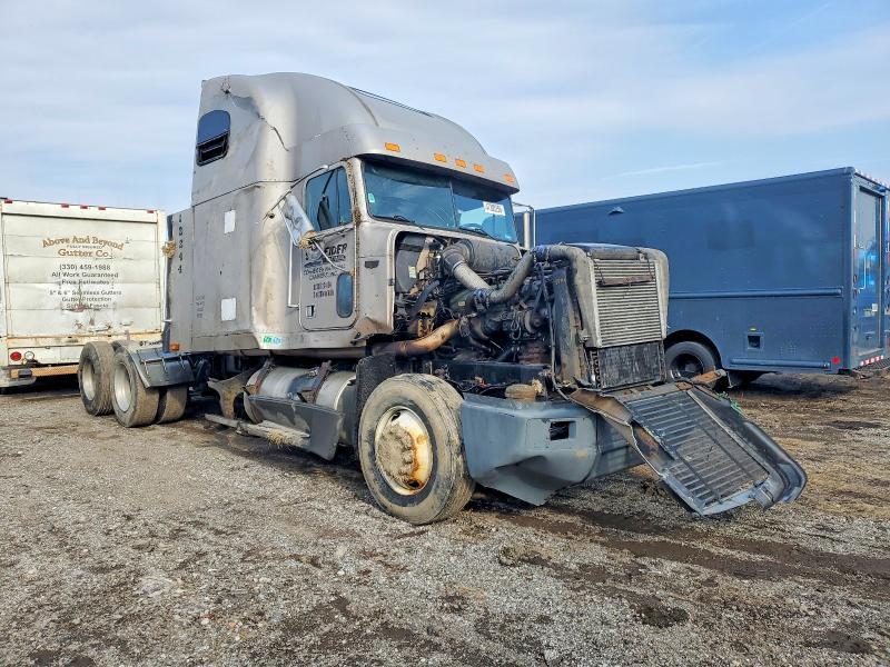 1998 Freigliner 1998 Freightliner FLD120 Semi Truck