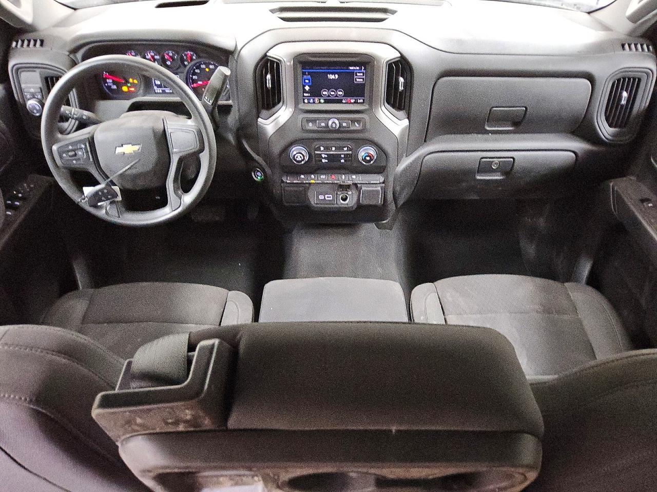 2025 Chevrolet Silverado C1500 Custom