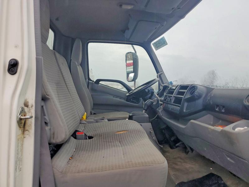 2015 Hino 195 BOX Truck