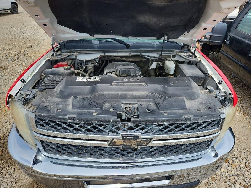 2011 Chevrolet Silverado Flatbed Truck