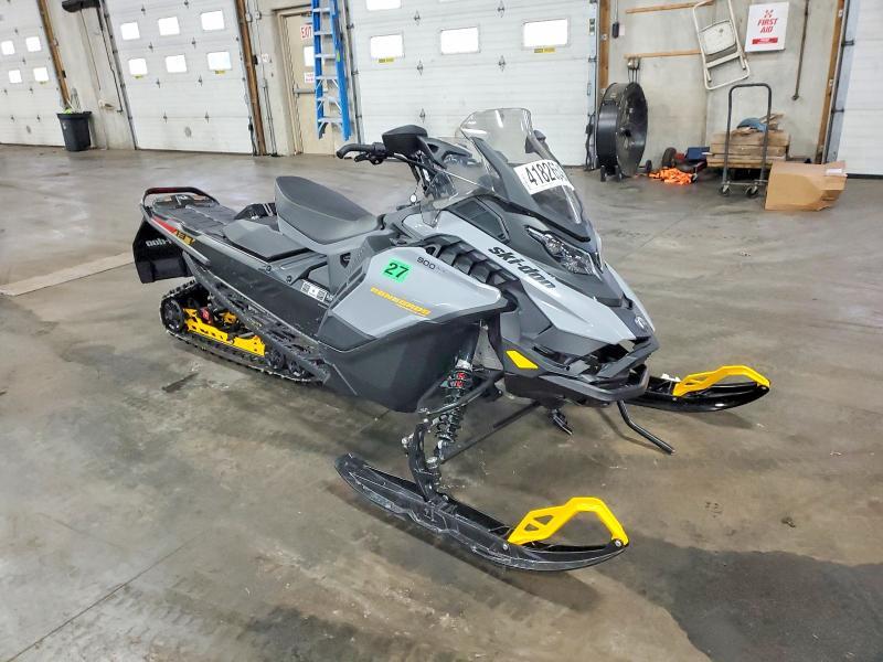 2025 Skidoo Renegade Adrenaline
