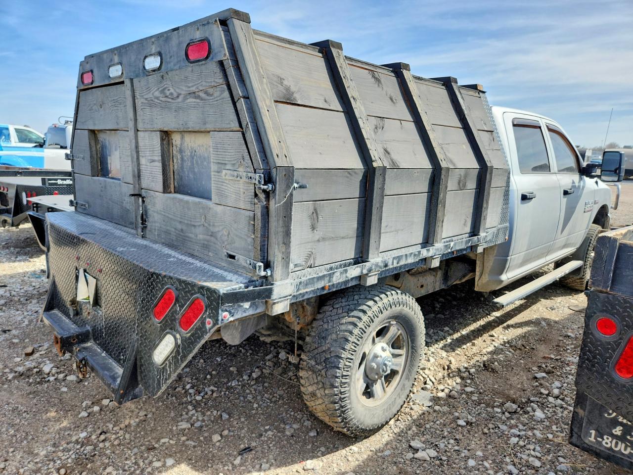 2015 Dodge RAM 2500 ST Flatbed Truck