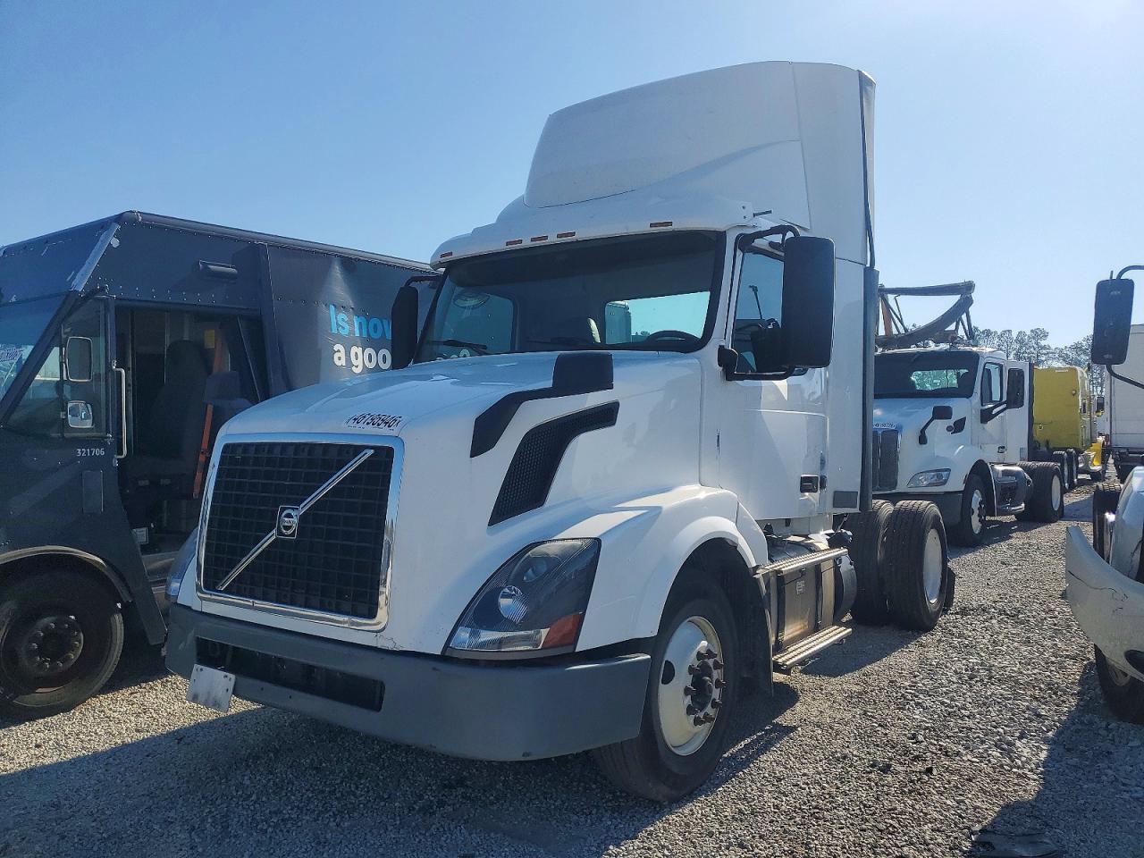2017 Volvo VNL Semi Truck