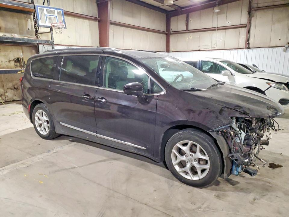2017 Chrysler Pacifica Touring l Plus