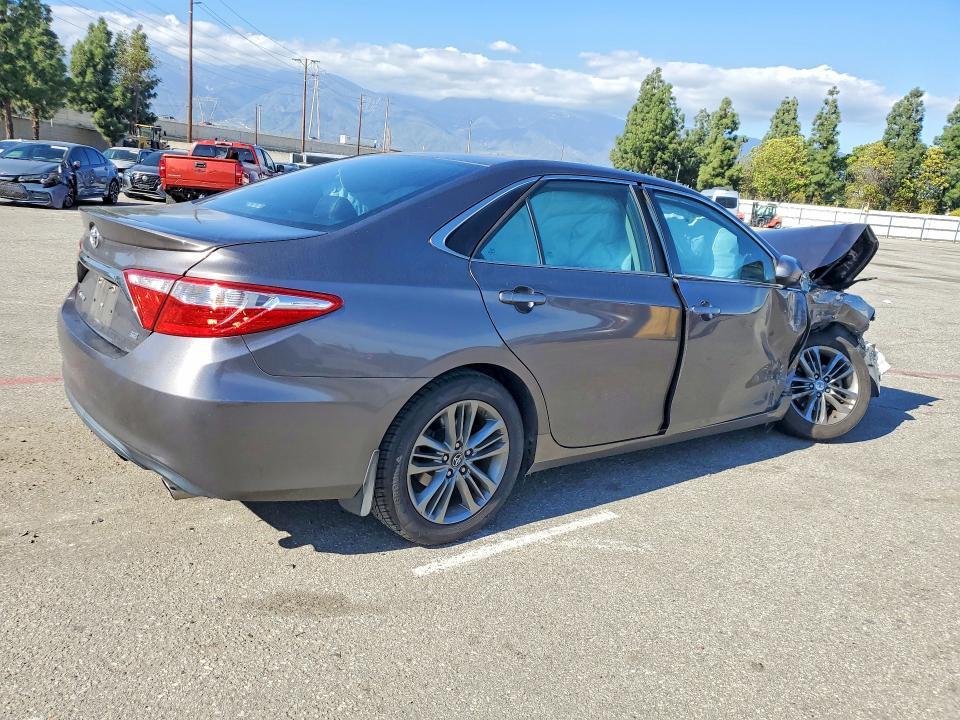 2016 Toyota Camry se