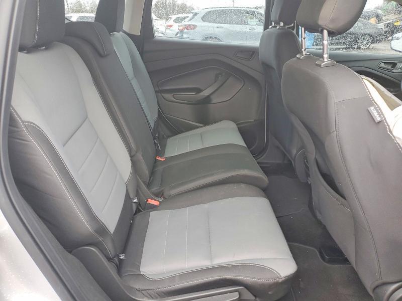2019 Ford Escape s
