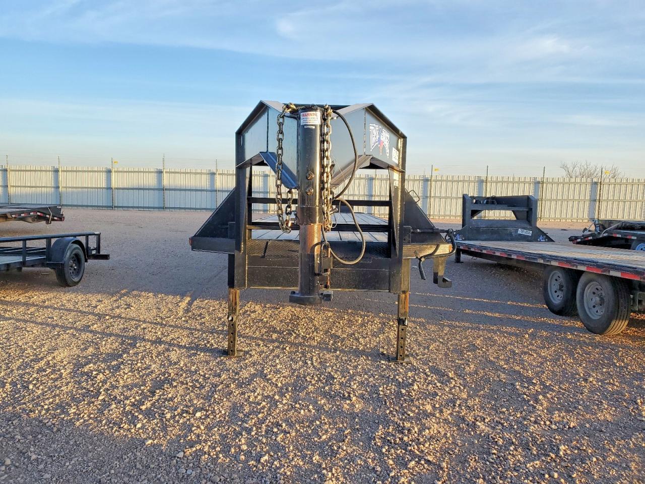 2025 Texas Bragg ED355OTWGN14 Equipment Trailer