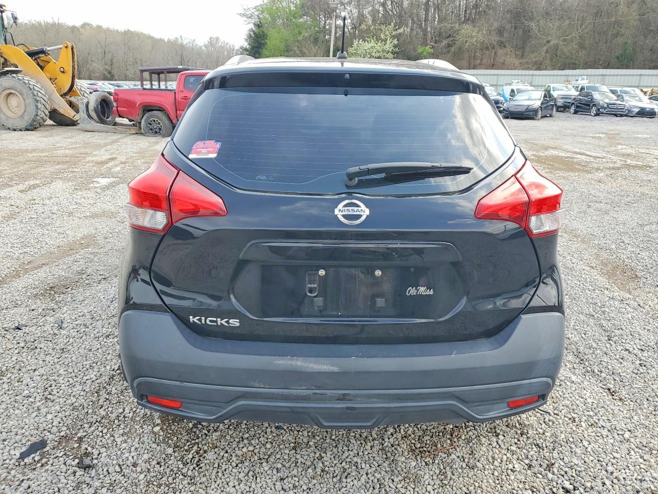 2019 Nissan Kicks s