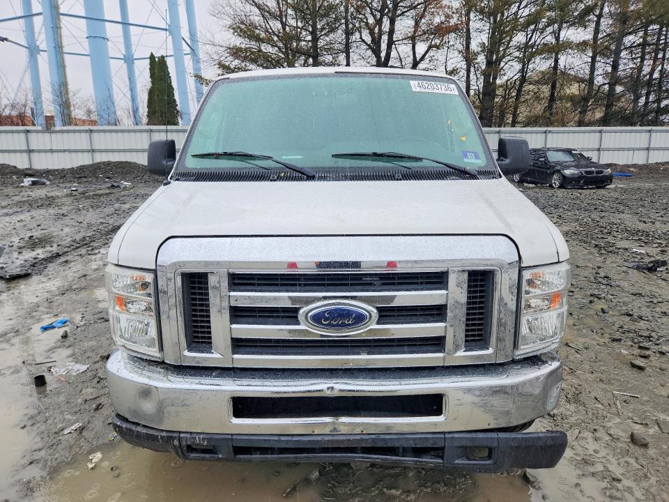 2013 Ford Econoline E250 van