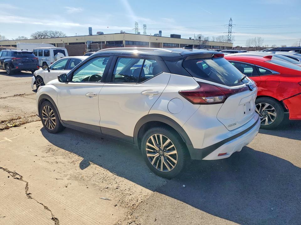 2021 Nissan Kicks sv