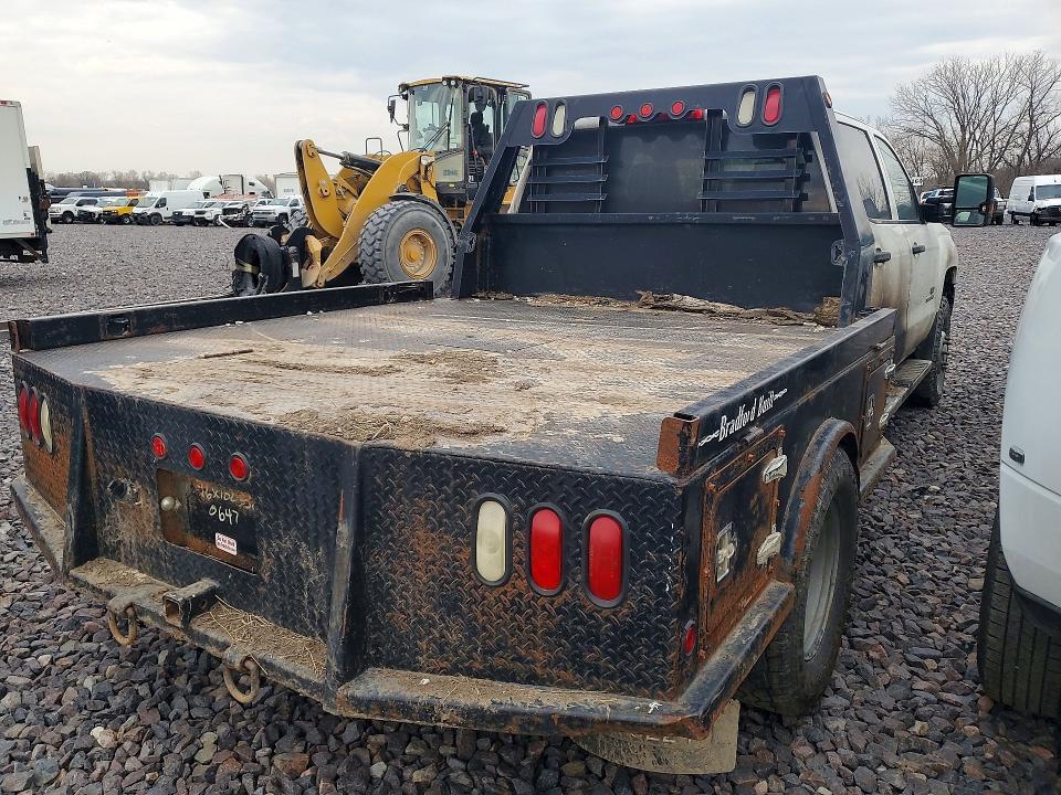 2015 Chev Rolet Silverado 3500 Flatbed Truck