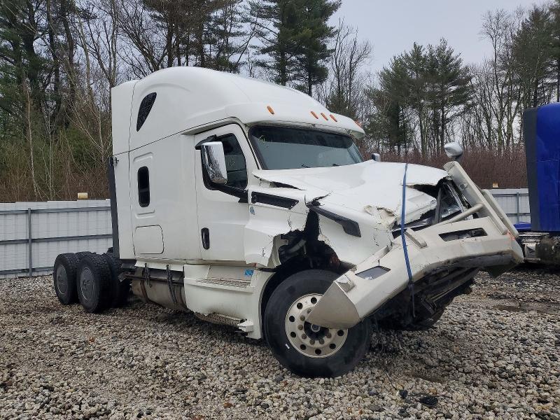 2018 Freigliner 2018 Freightliner Cascadia 126 Semi Truck