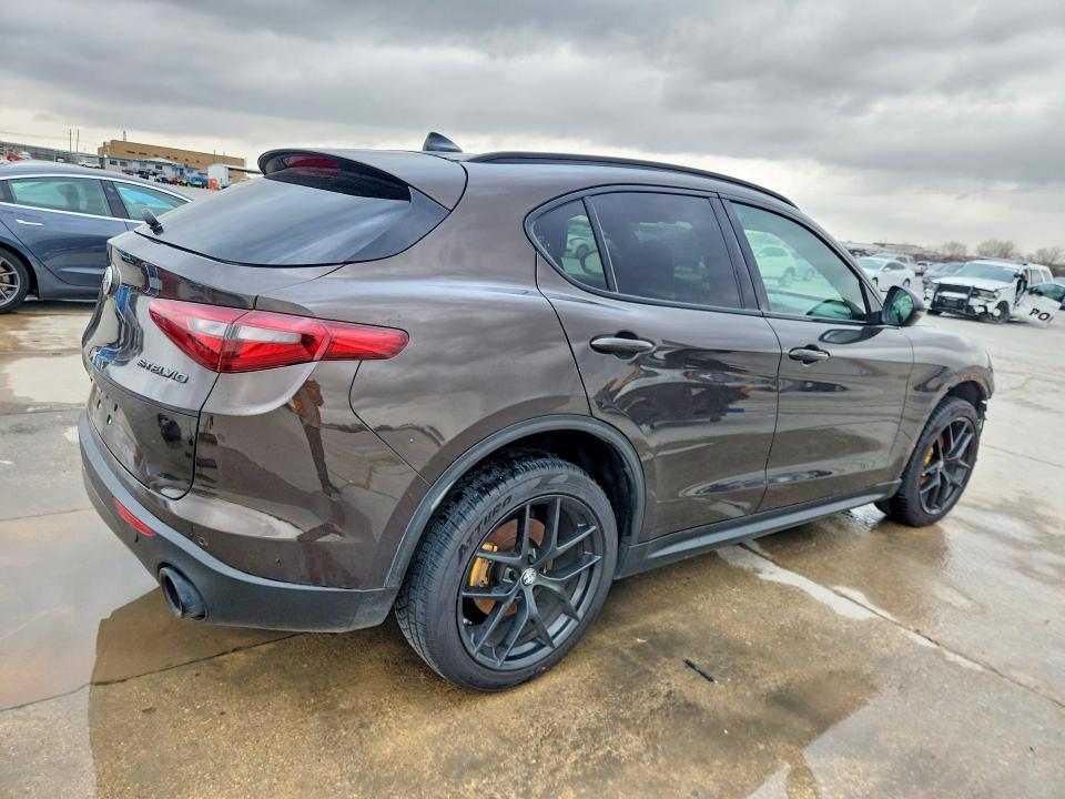 2019 Alfa Romeo Stelvio ti