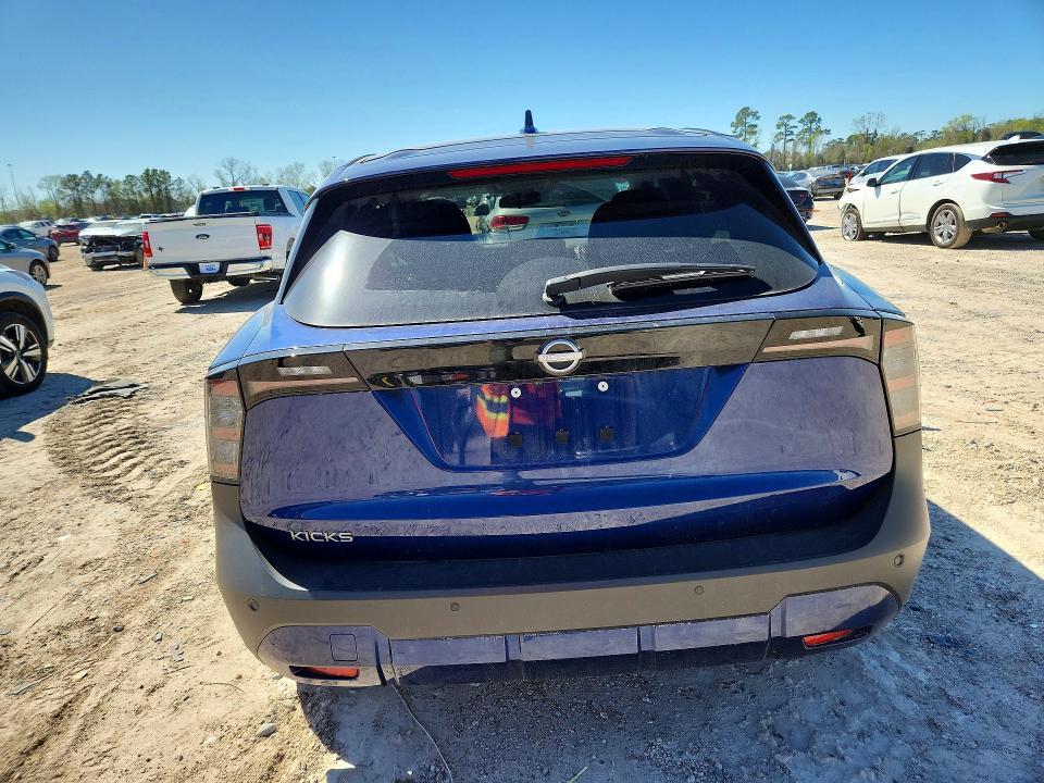 2025 Nissan Kicks sv