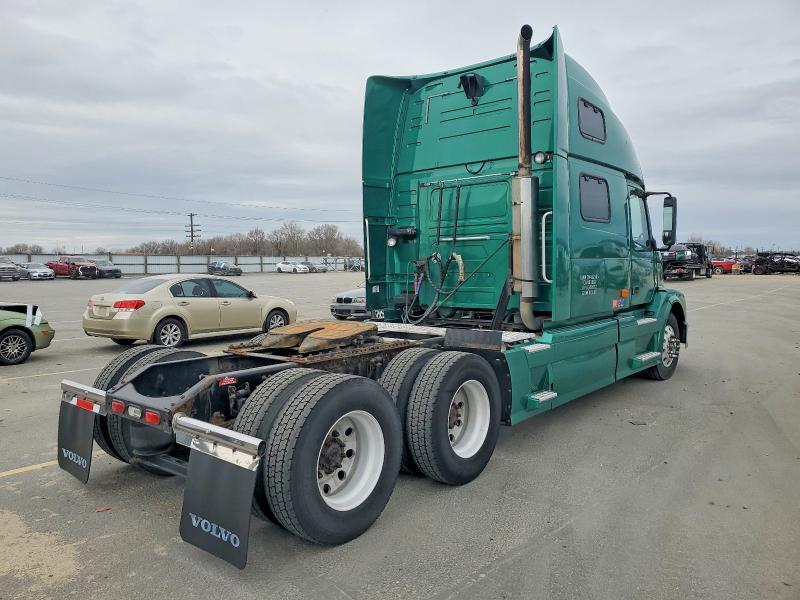 2007 Volvo VNL Semi Truck