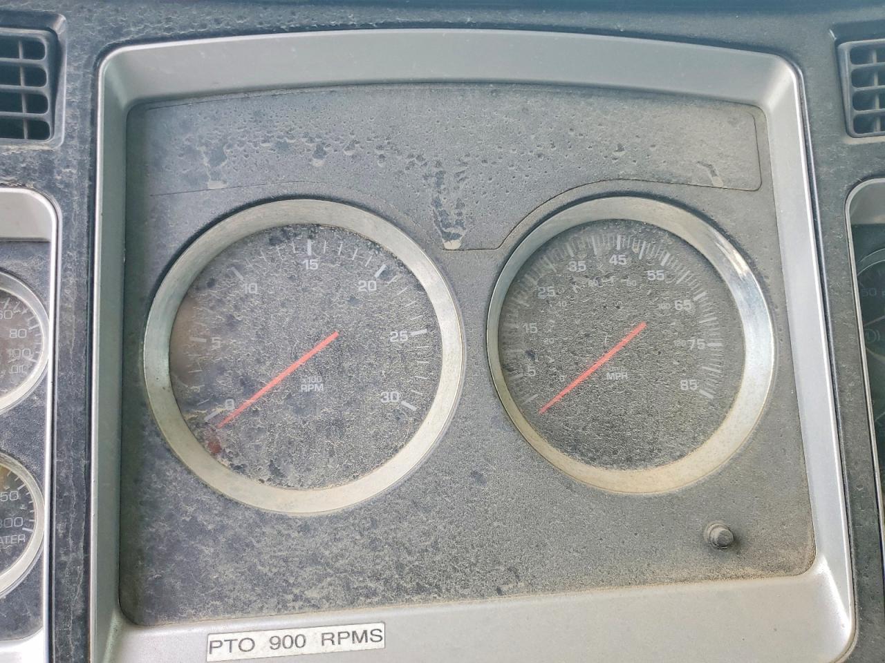 2008 Kenworth T880 Semi Truck