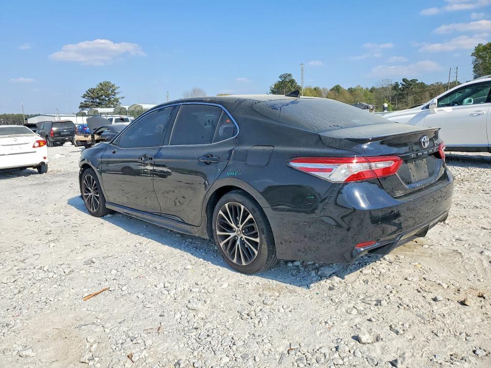 2020 Toyota Camry se