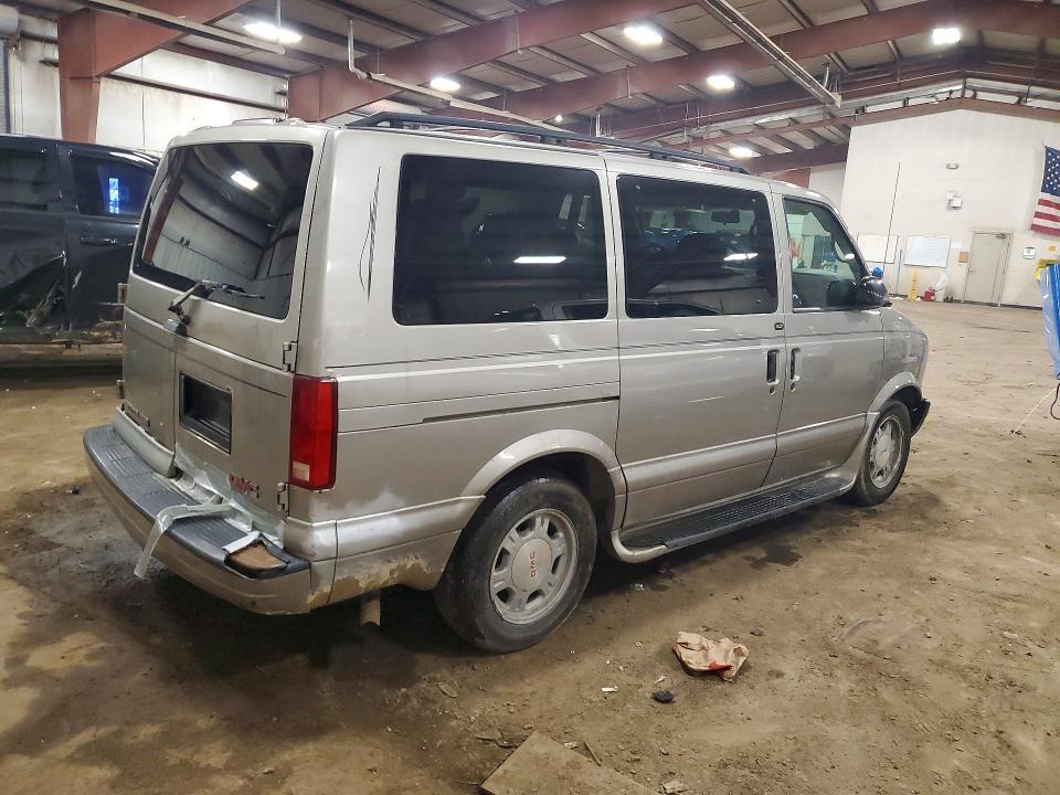 2003 GMC Safari XT