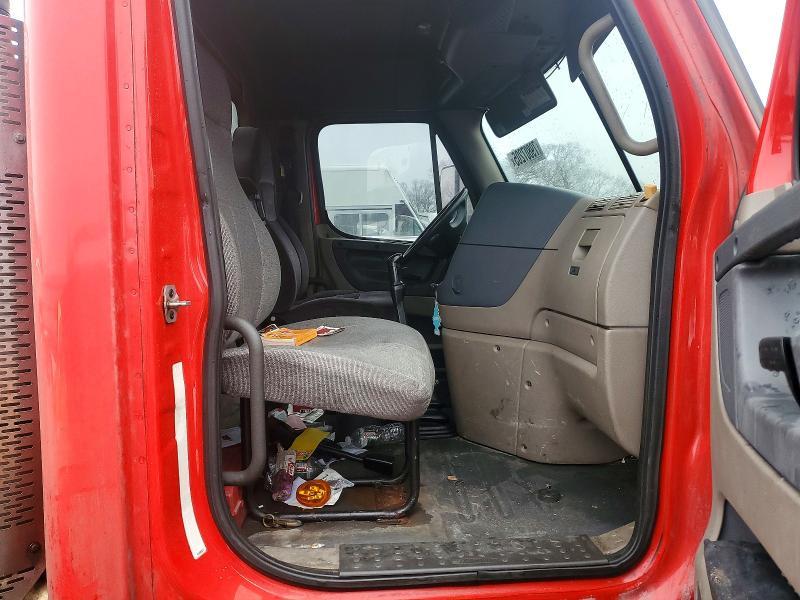 2009 Freigliner 2009 Freightliner Cascadia Semi Truck