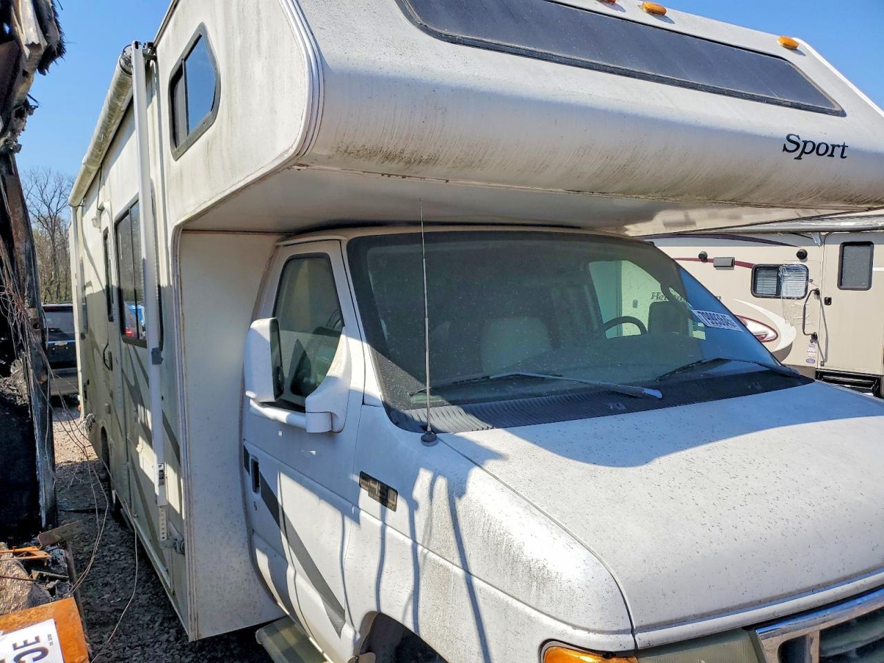 2004 Ford 2004 Thor Chateau Sport 29A