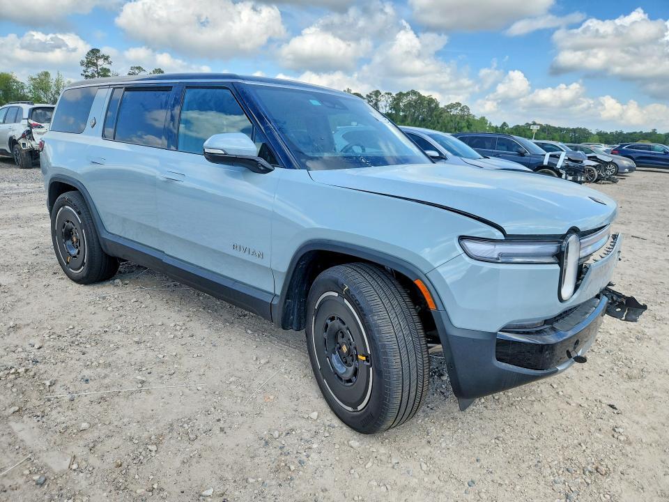 2025 Rivian R1S Adventure