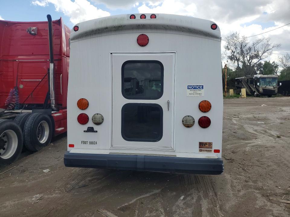 2019 Ford Econoline E450 Super Duty Cutaway Van