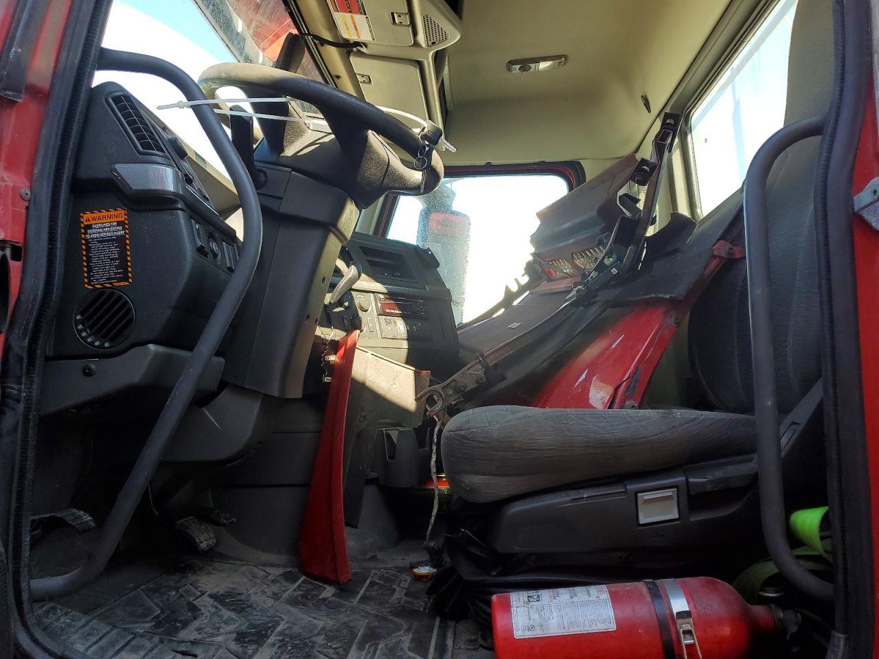 2020 Volv O VNR Semi Truck