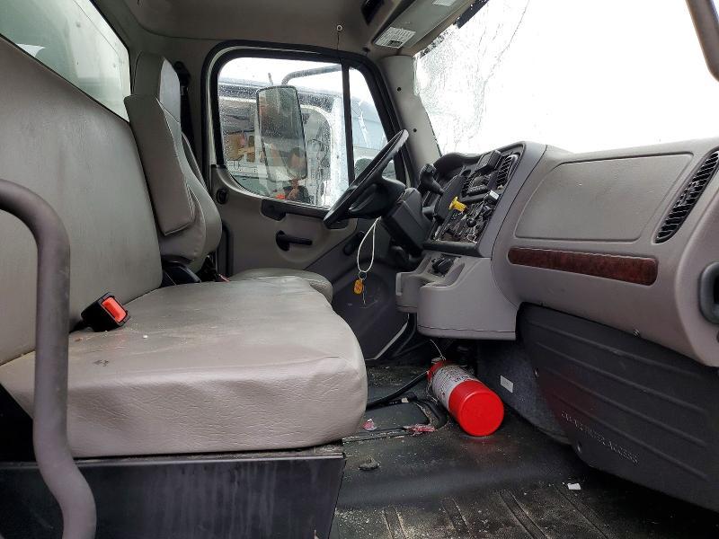 2023 Freigliner 2023 Freightliner Business Class M2 BOX Truck