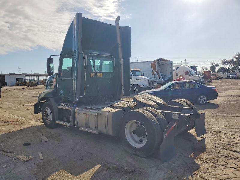 2017 Mack CX612 Semi Truck