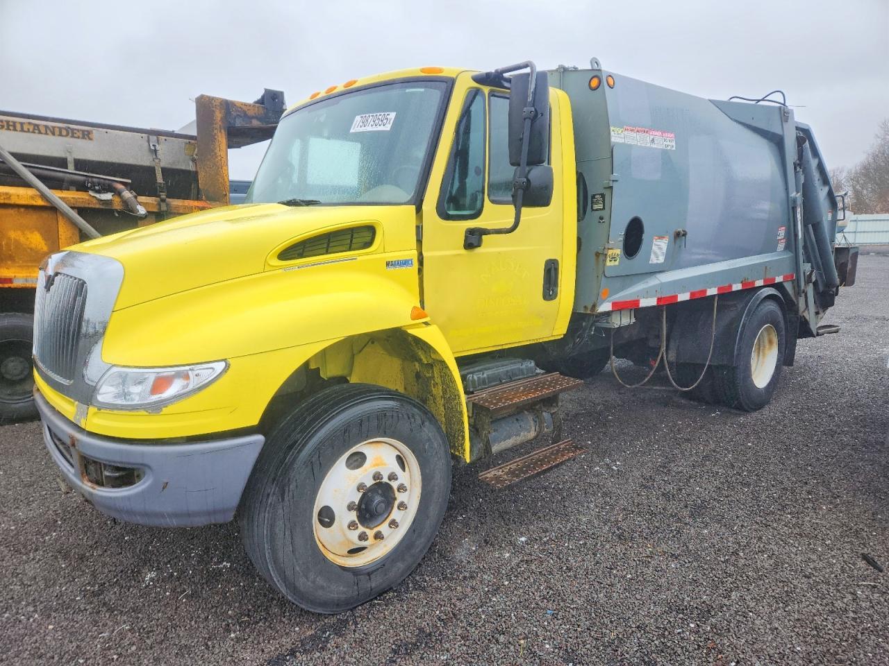 2013 International 4400 Refuse Truck