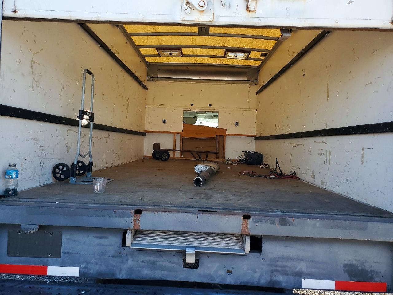 2009 Ford E350 BOX Truck