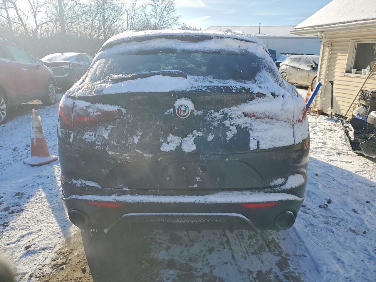2022 Alfa Romeo Stelvio ti