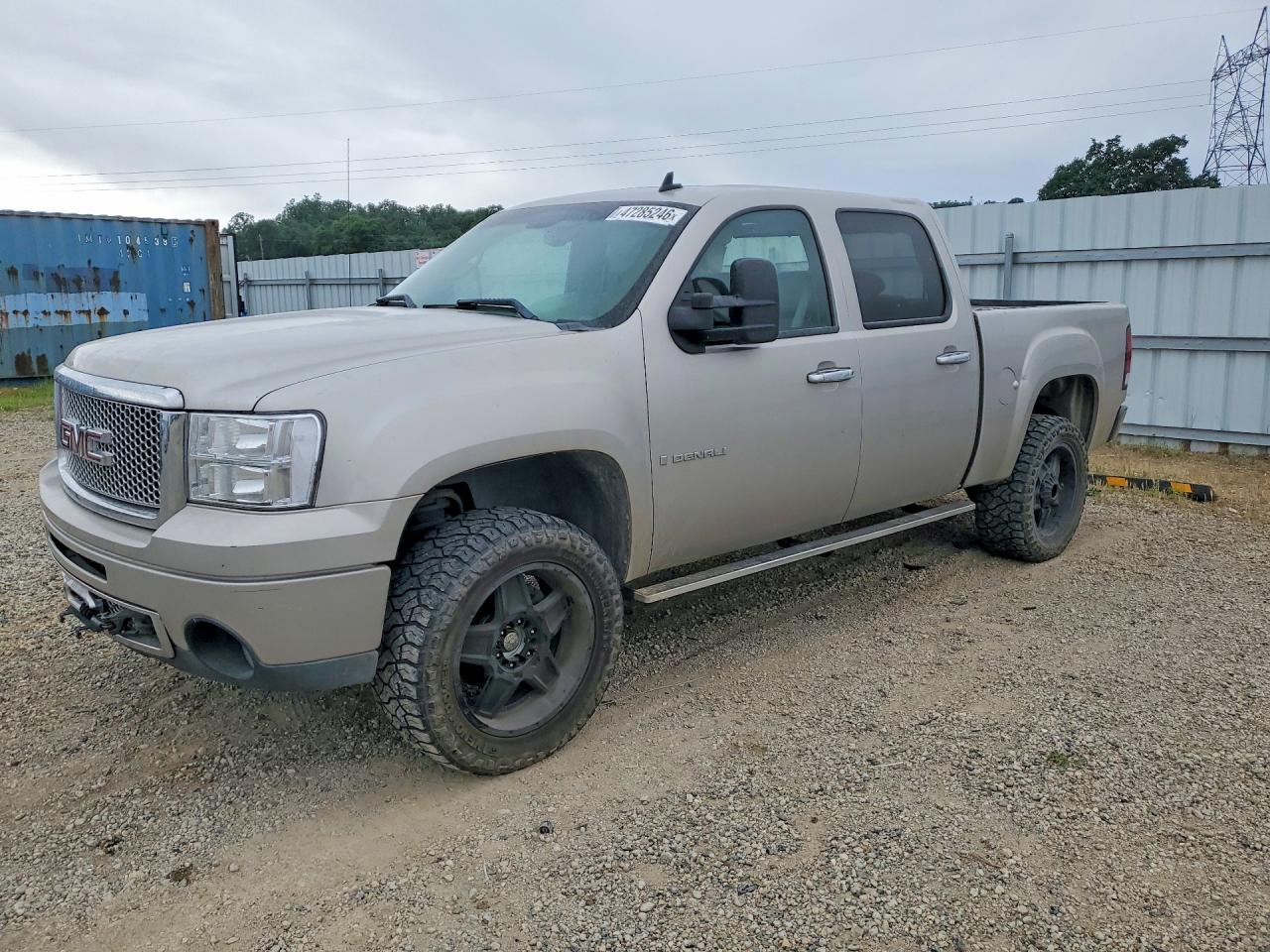 2007 GMC New Sierra Denali