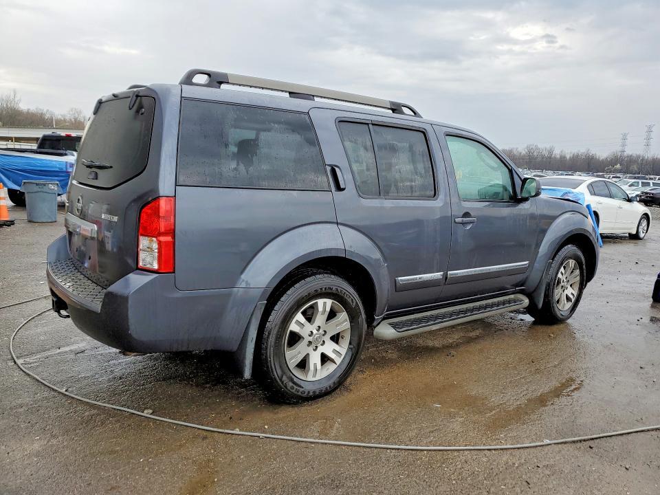 2012 Nissan Pathfinder s