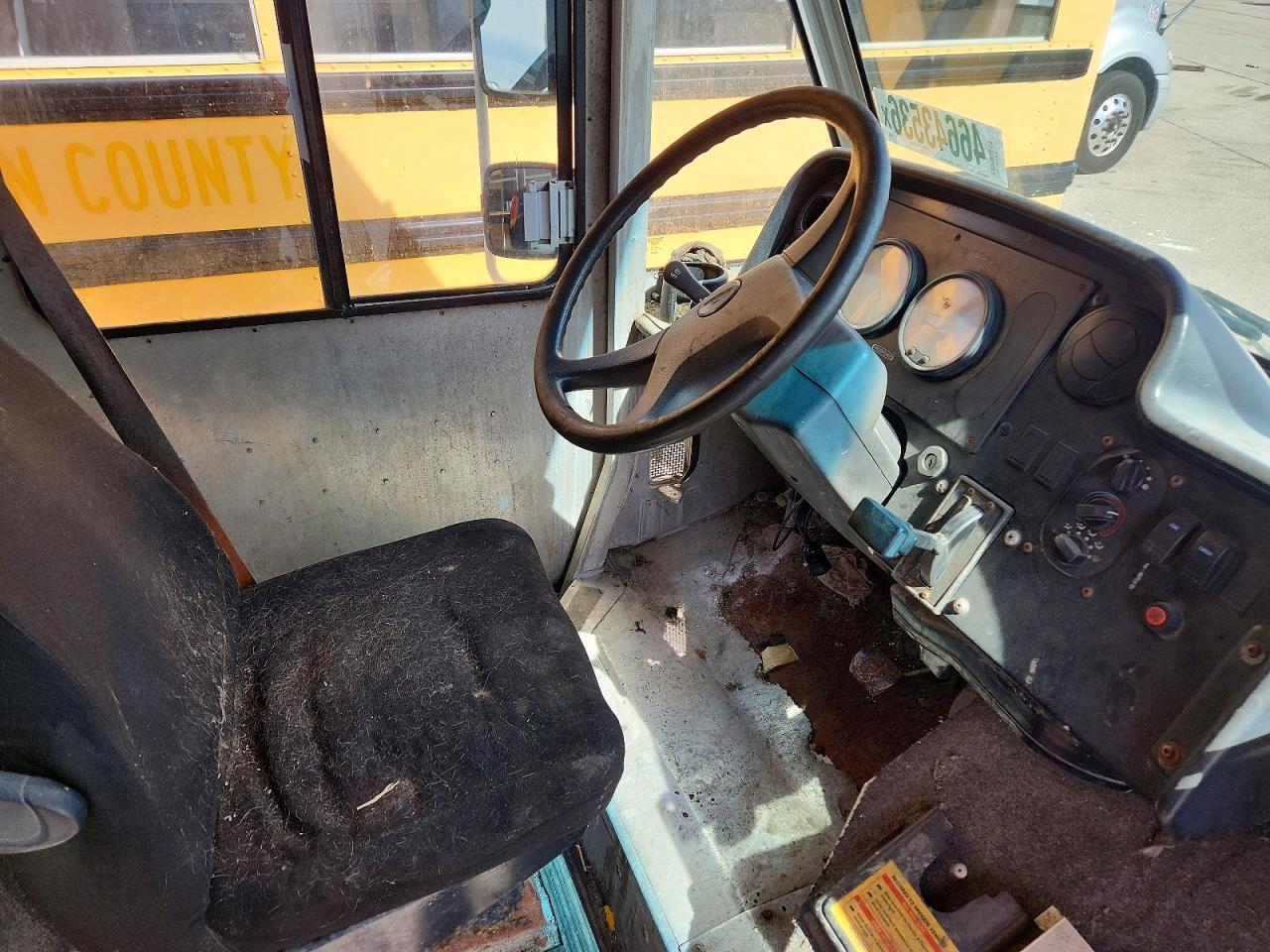2007 Freightliner MT45G Chassis Delivery Truck