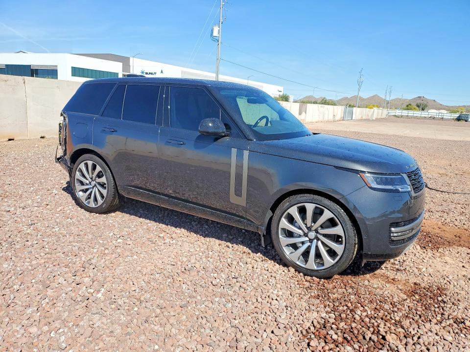 2025 Land Rover Range Rover se