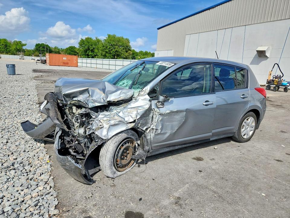 2011 Nissan Versa 1.8 s