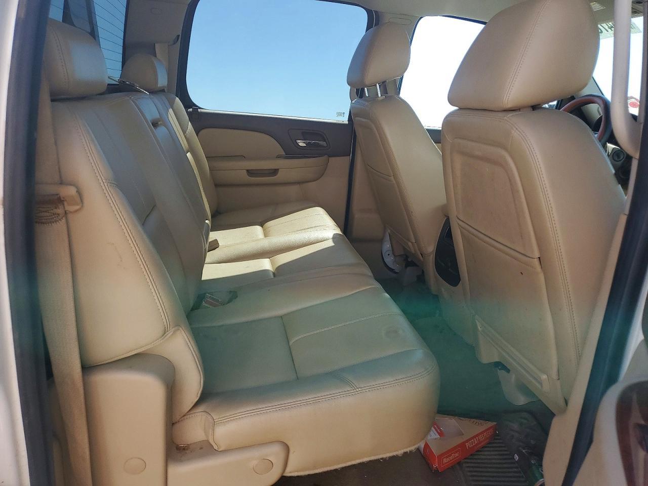 2013 GMC Sierra 2500 Flatbed Truck