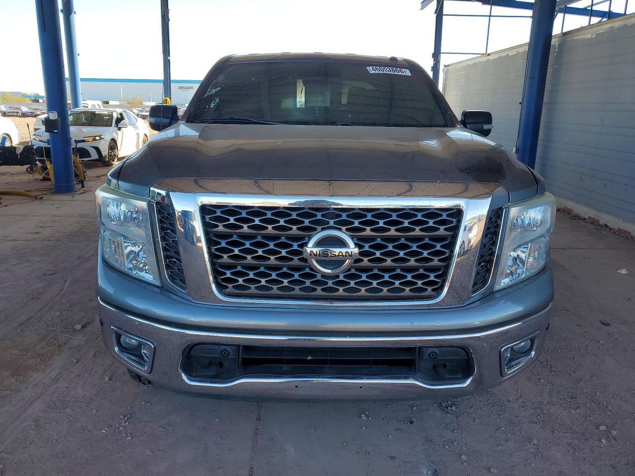 2017 Nissan Titan SV