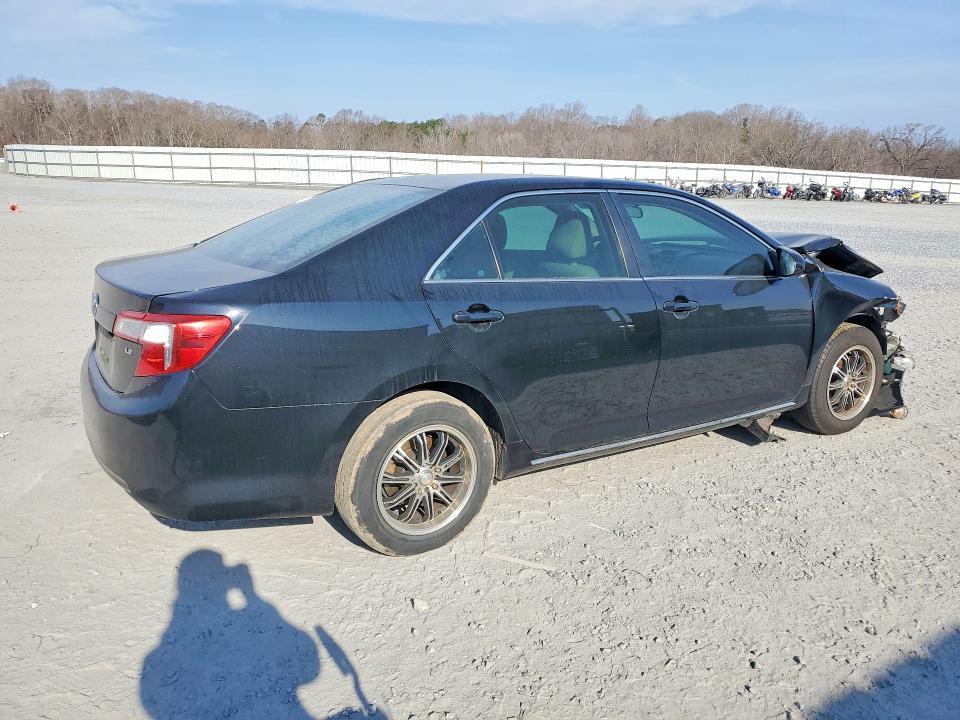 2014 Toyota Camry le