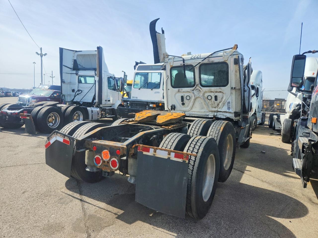 2022 Freigliner 2022 Freightliner Cascadia 126 Semi Truck
